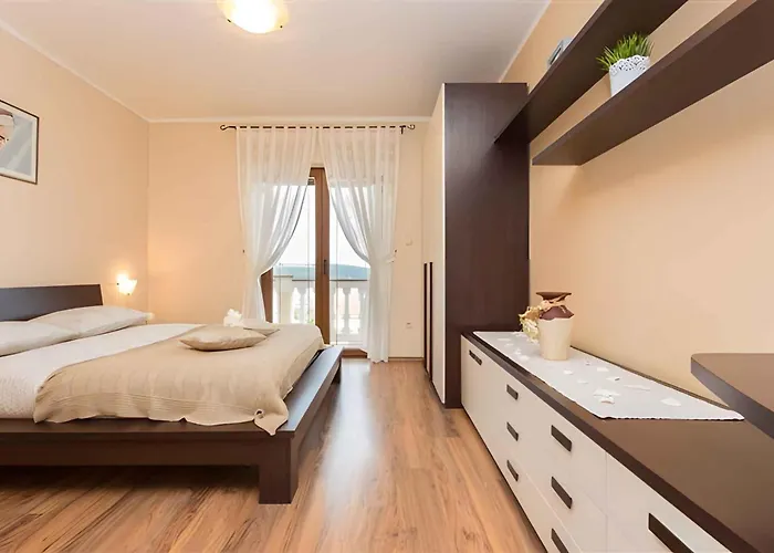 Apartment In - Insel Krk 12500 *